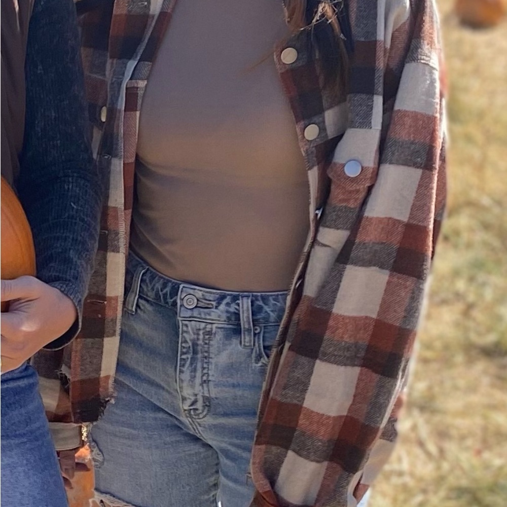 Shacket - Picture 3 of 3